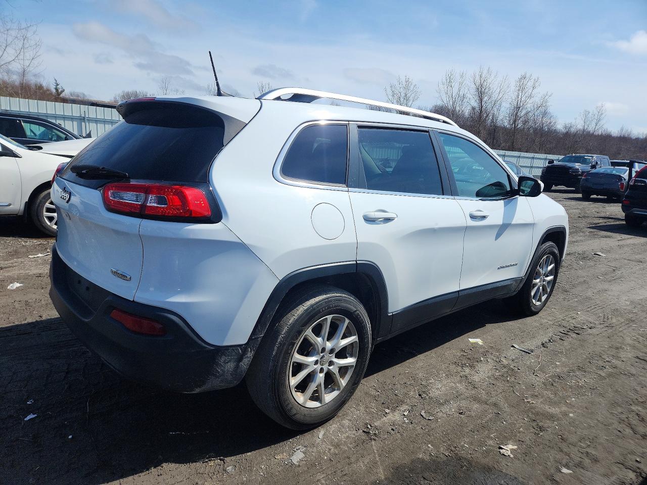 2017 JEEP CHEROKEE LATITUDE photo 5