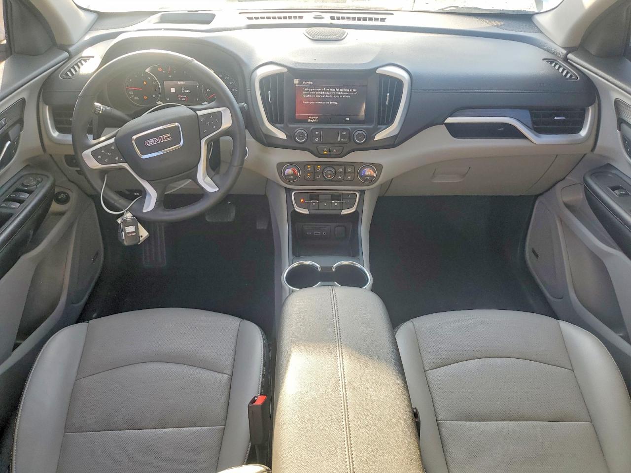 2024 GMC TERRAIN SLT photo 15