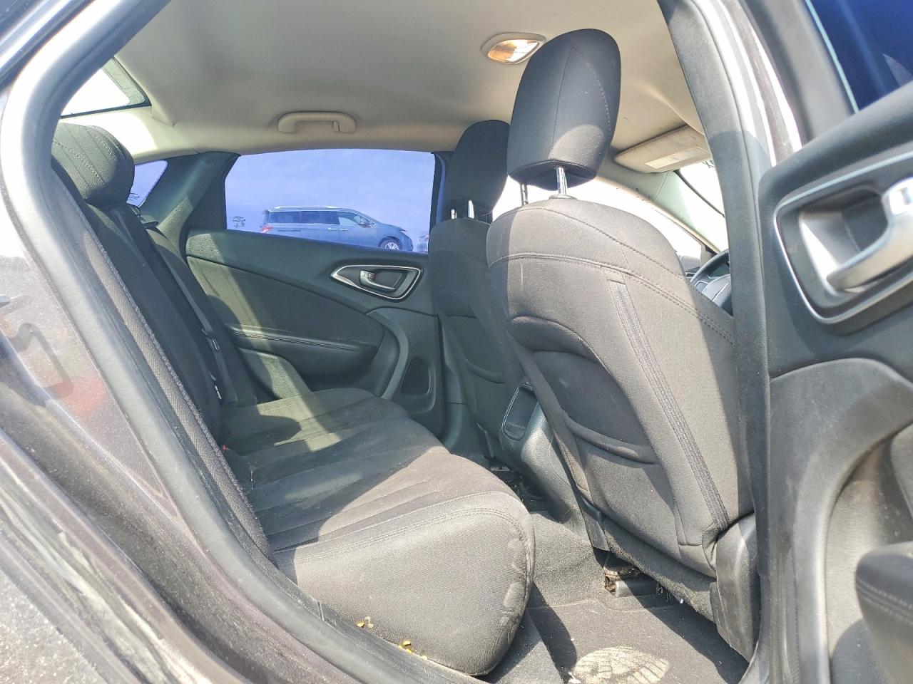 2015 CHRYSLER 200 LIMITED photo 10