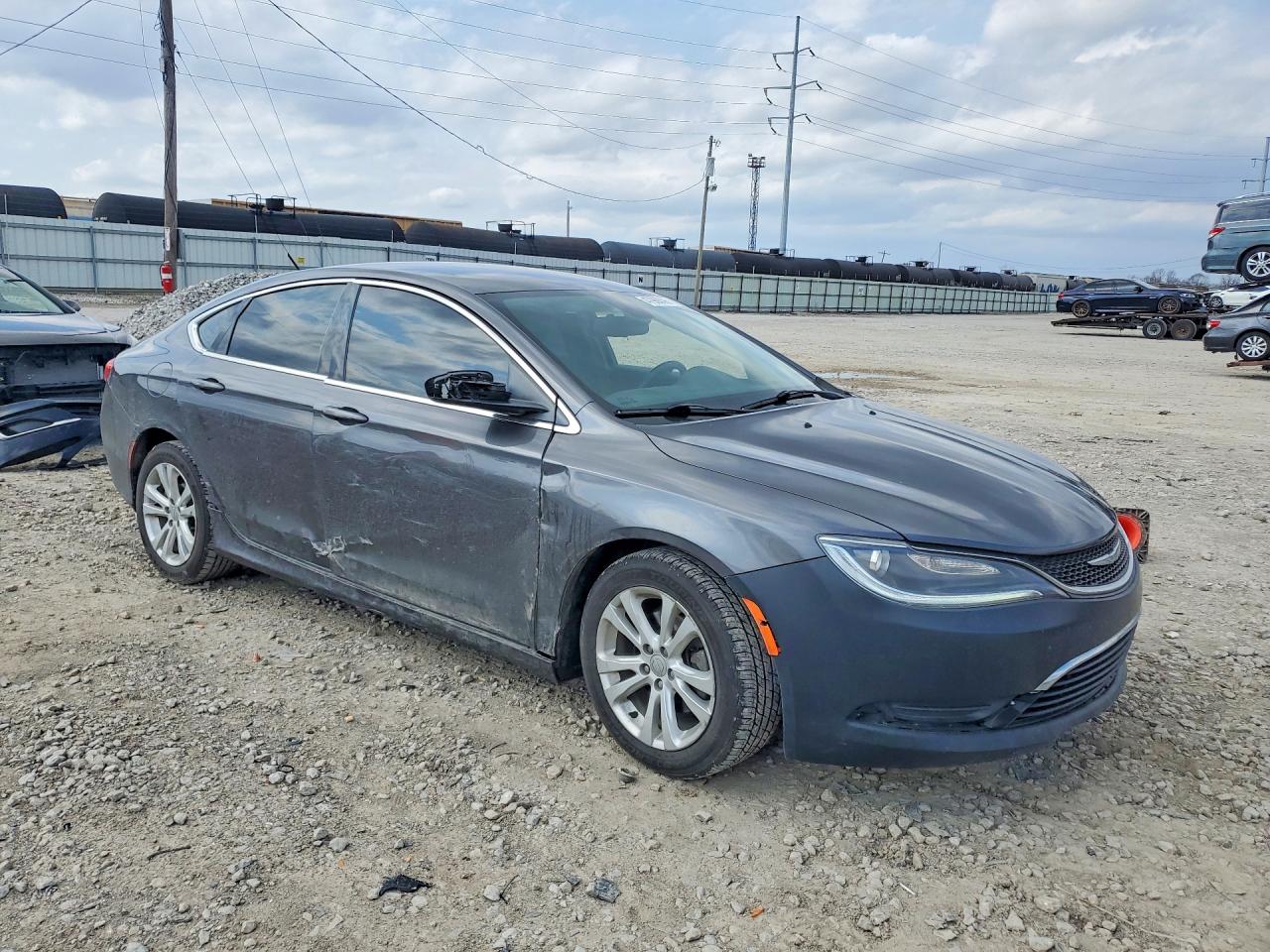 2015 CHRYSLER 200 LIMITED photo 4