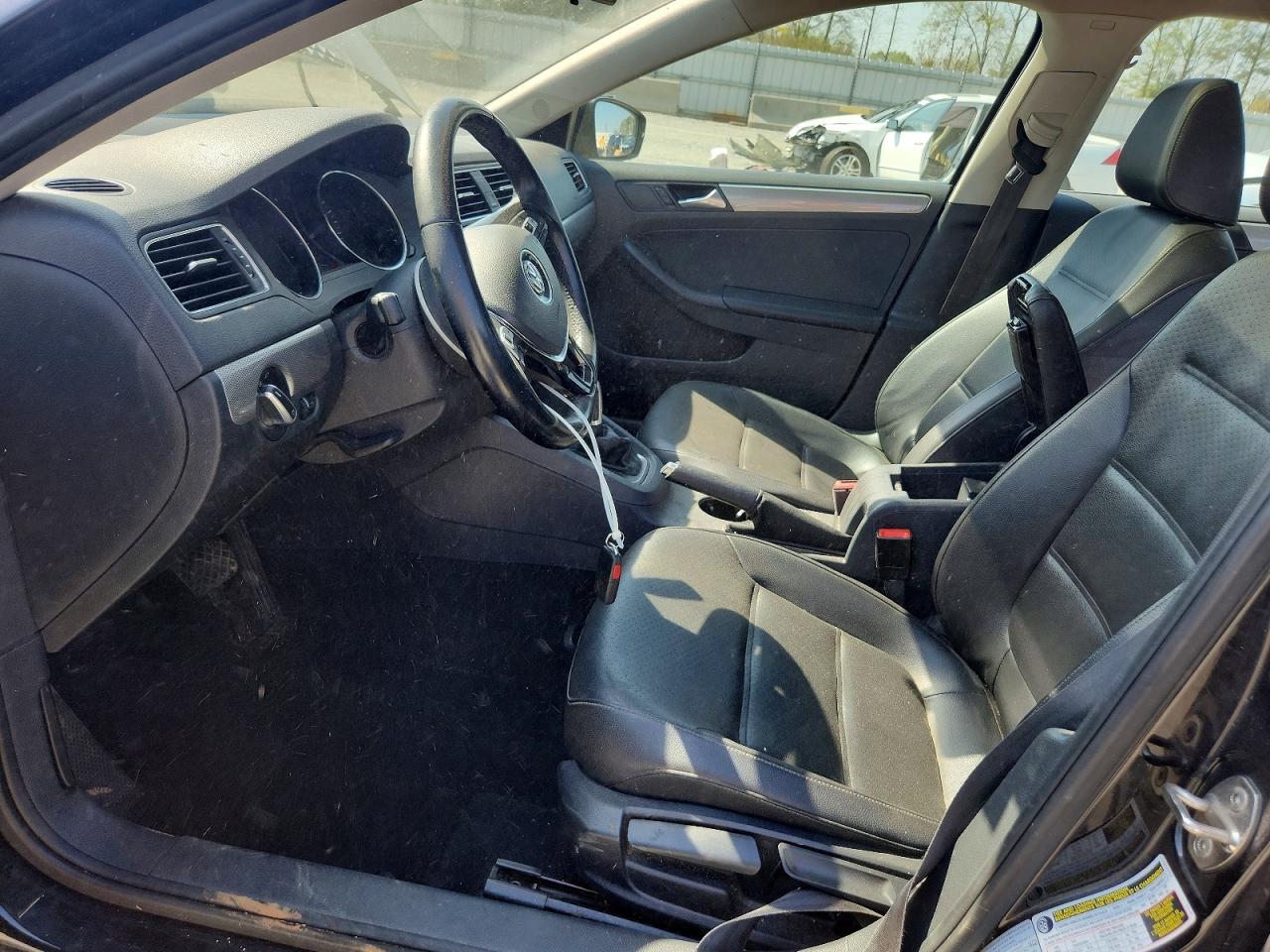 2015 VOLKSWAGEN JETTA SE photo 13