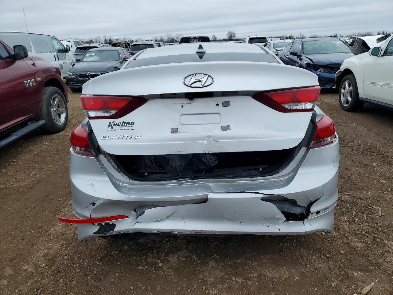 2018 HYUNDAI ELANTRA SEL photo 11