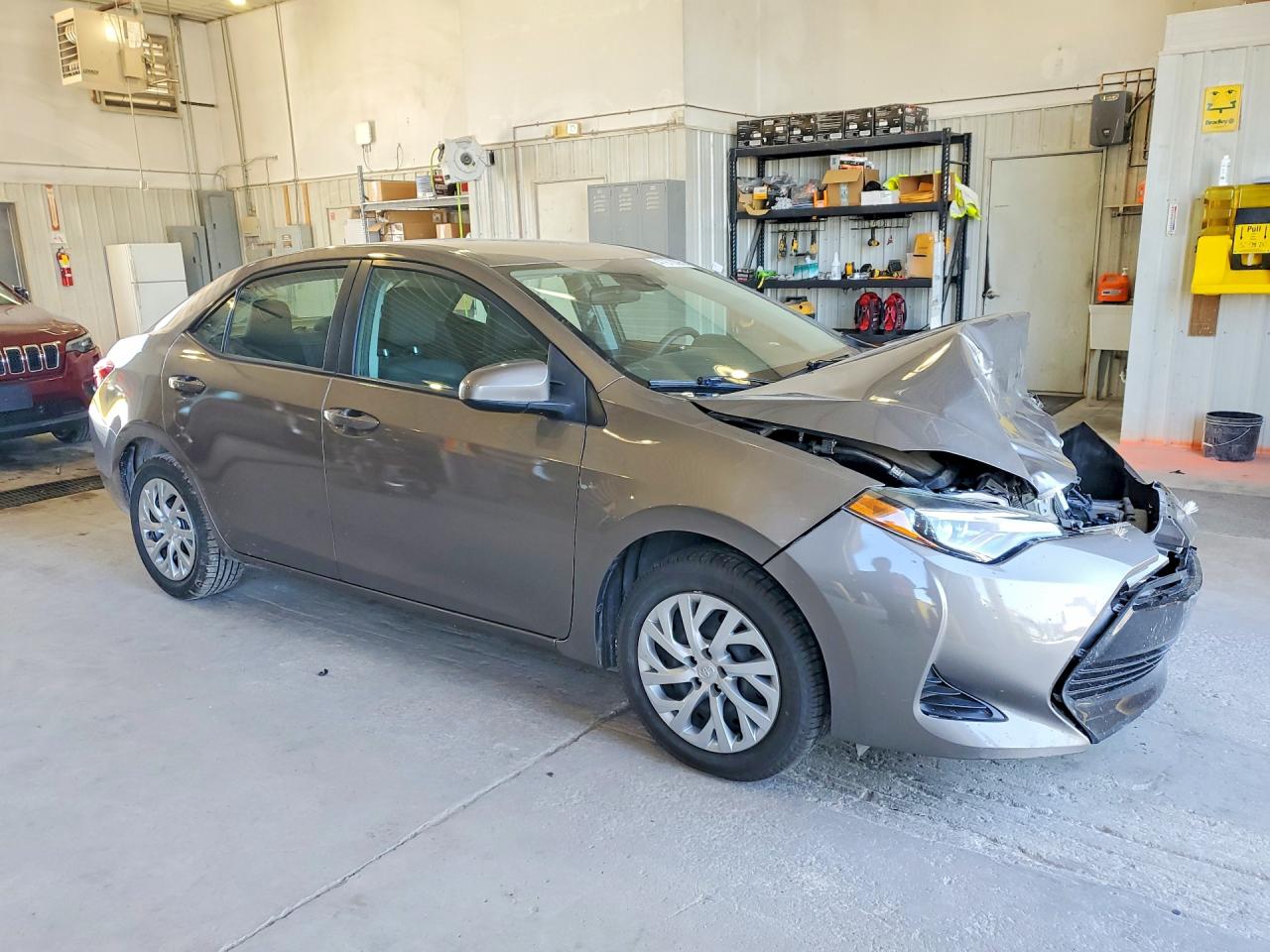 2019 TOYOTA COROLLA LE photo 10