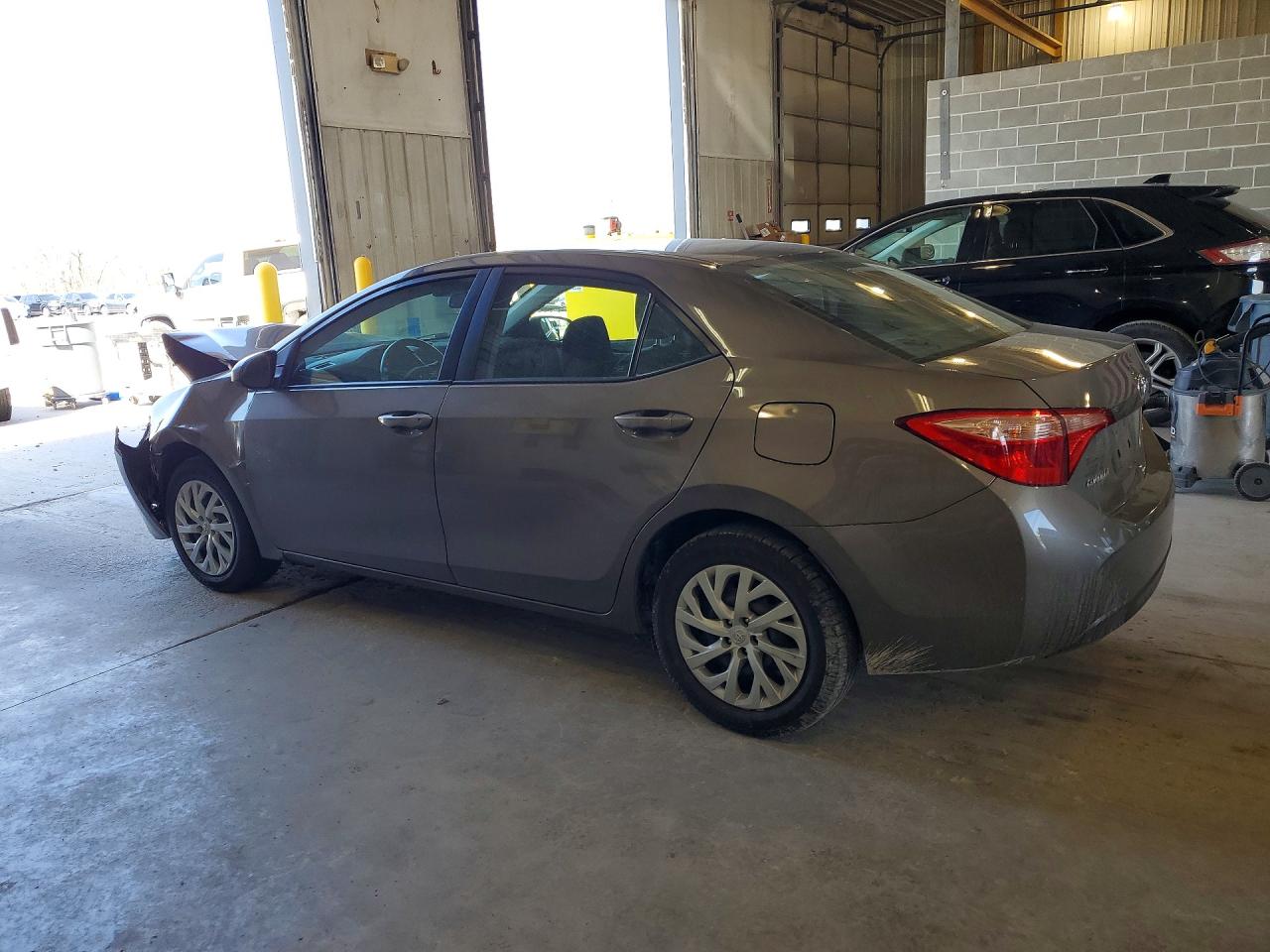 2019 TOYOTA COROLLA LE photo 4