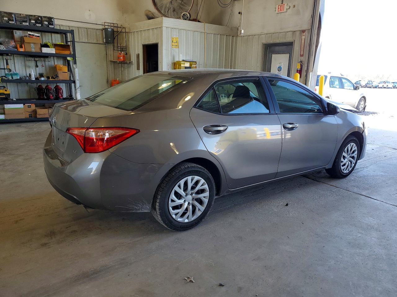 2019 TOYOTA COROLLA LE photo 7