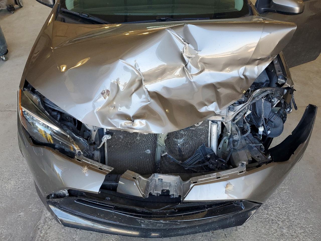2019 TOYOTA COROLLA LE photo 31