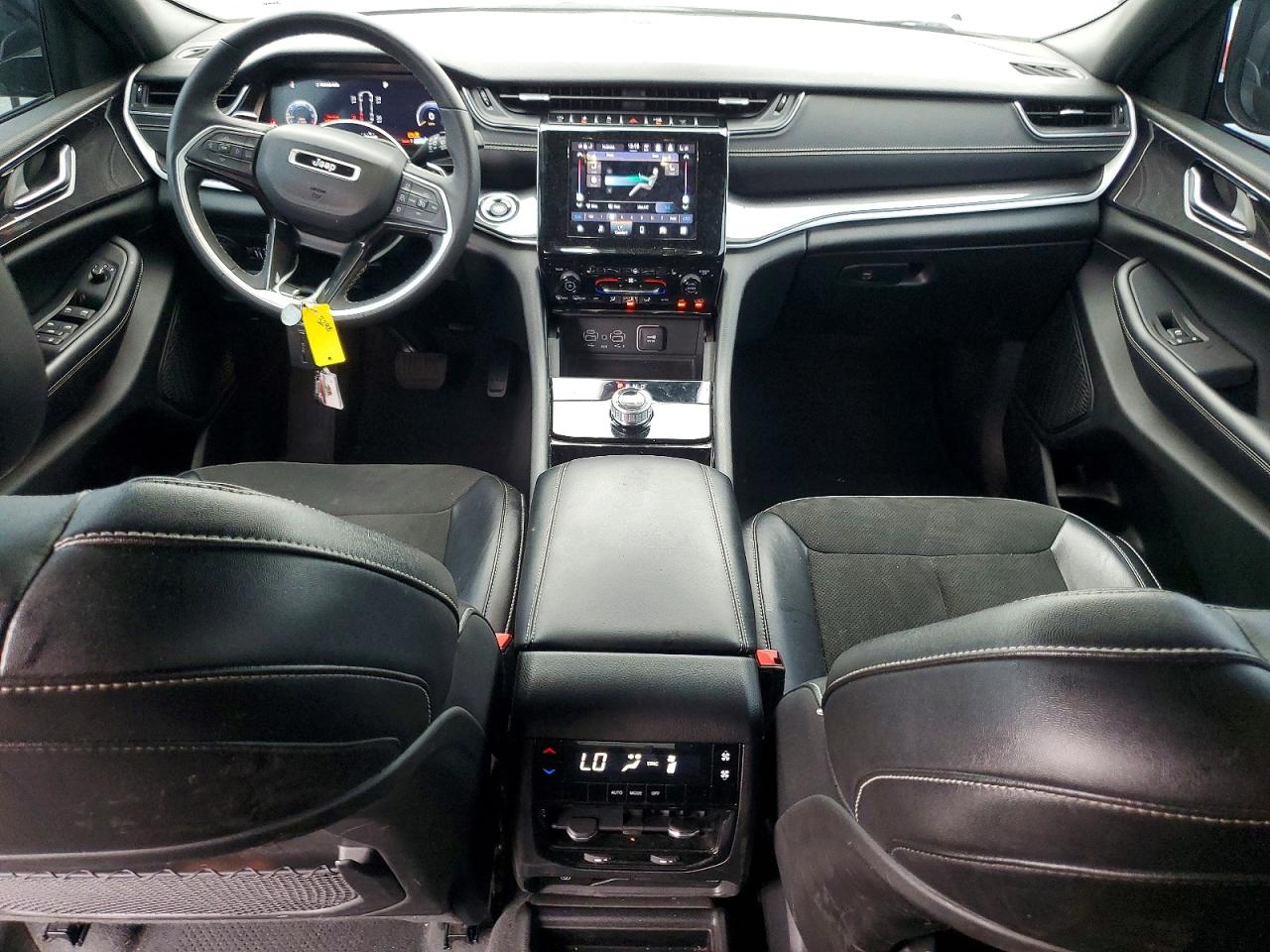 2023 JEEP GRAND CHEROKEE L LAREDO photo 8