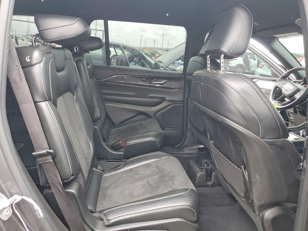 2023 JEEP GRAND CHEROKEE L LAREDO photo 11