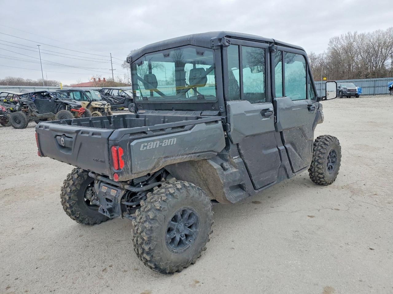 2024 CAN-AM DEFENDER UTILITY VEHICLE photo 7