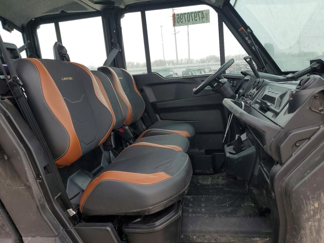 2024 CAN-AM DEFENDER UTILITY VEHICLE photo 9