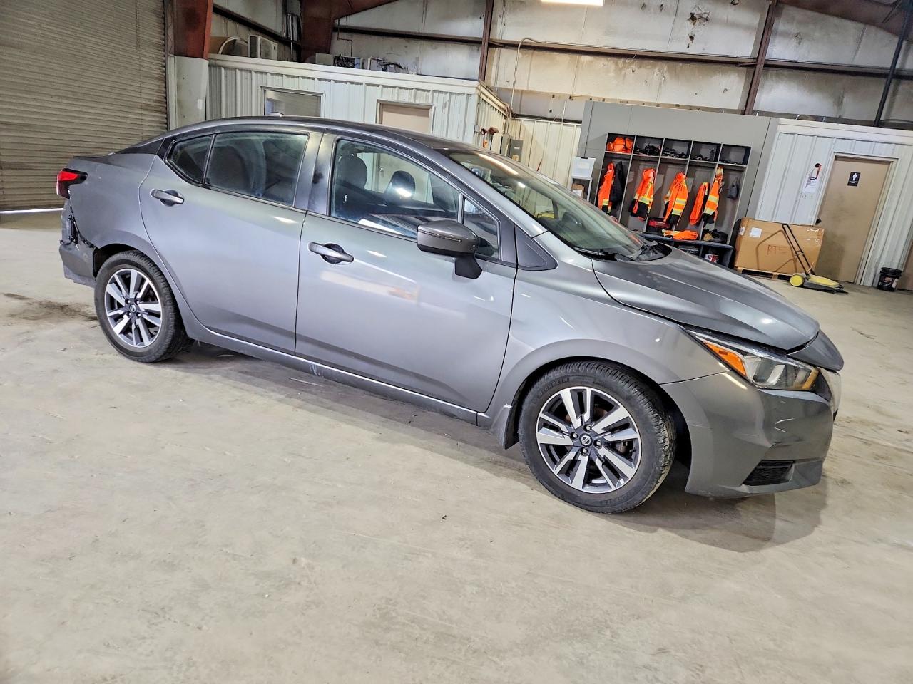 2020 NISSAN VERSA SV photo 7
