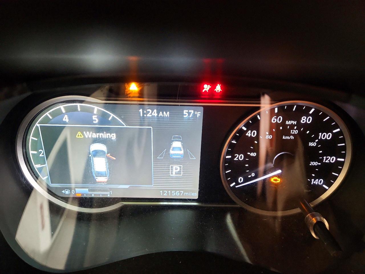 2020 NISSAN VERSA SV photo 17