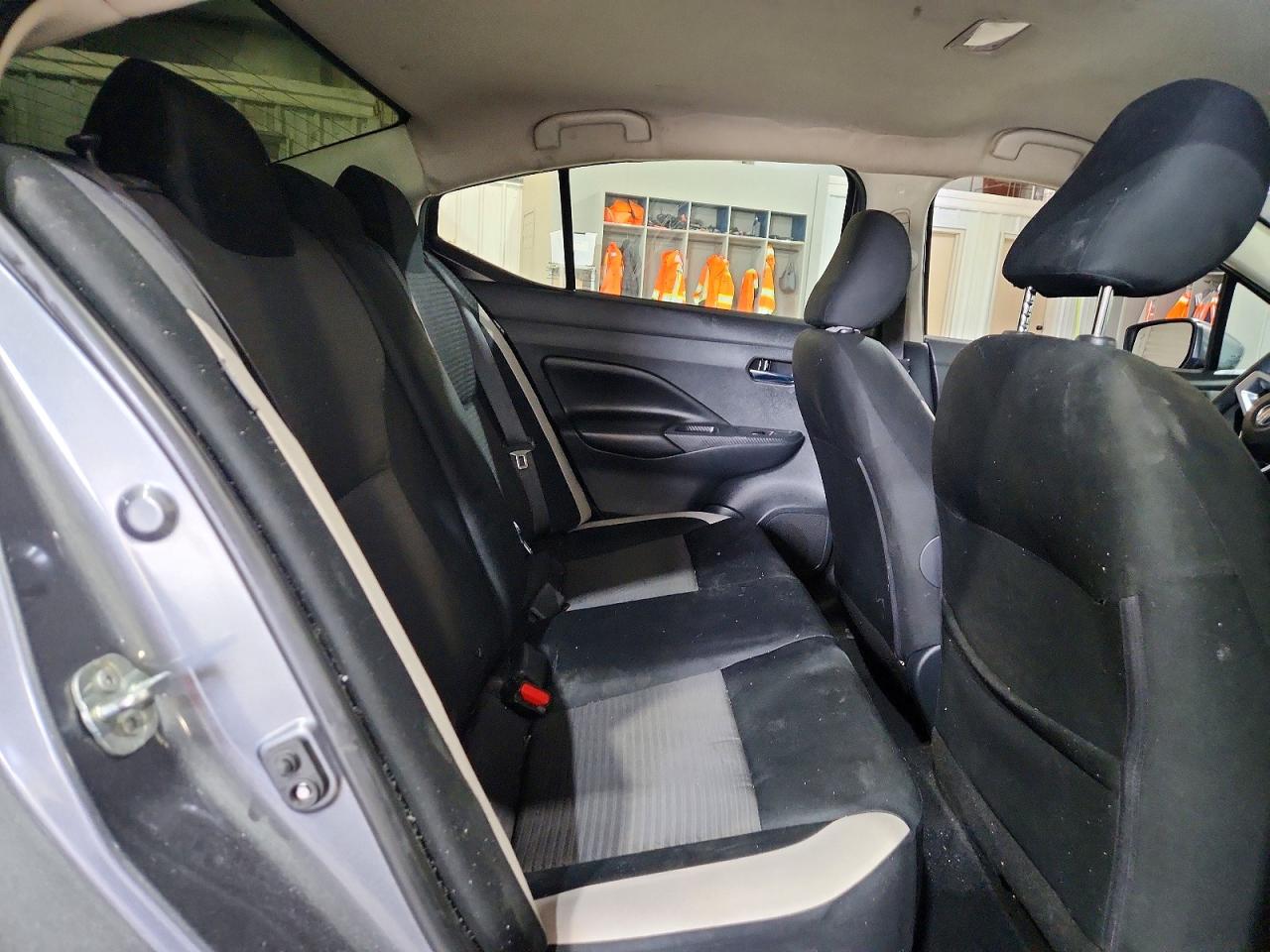 2020 NISSAN VERSA SV photo 19