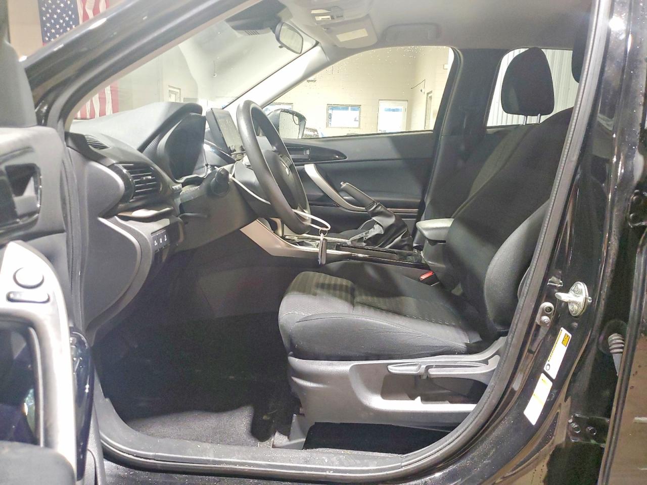 2024 MITSUBISHI ECLIPSE CROSS LE photo 7