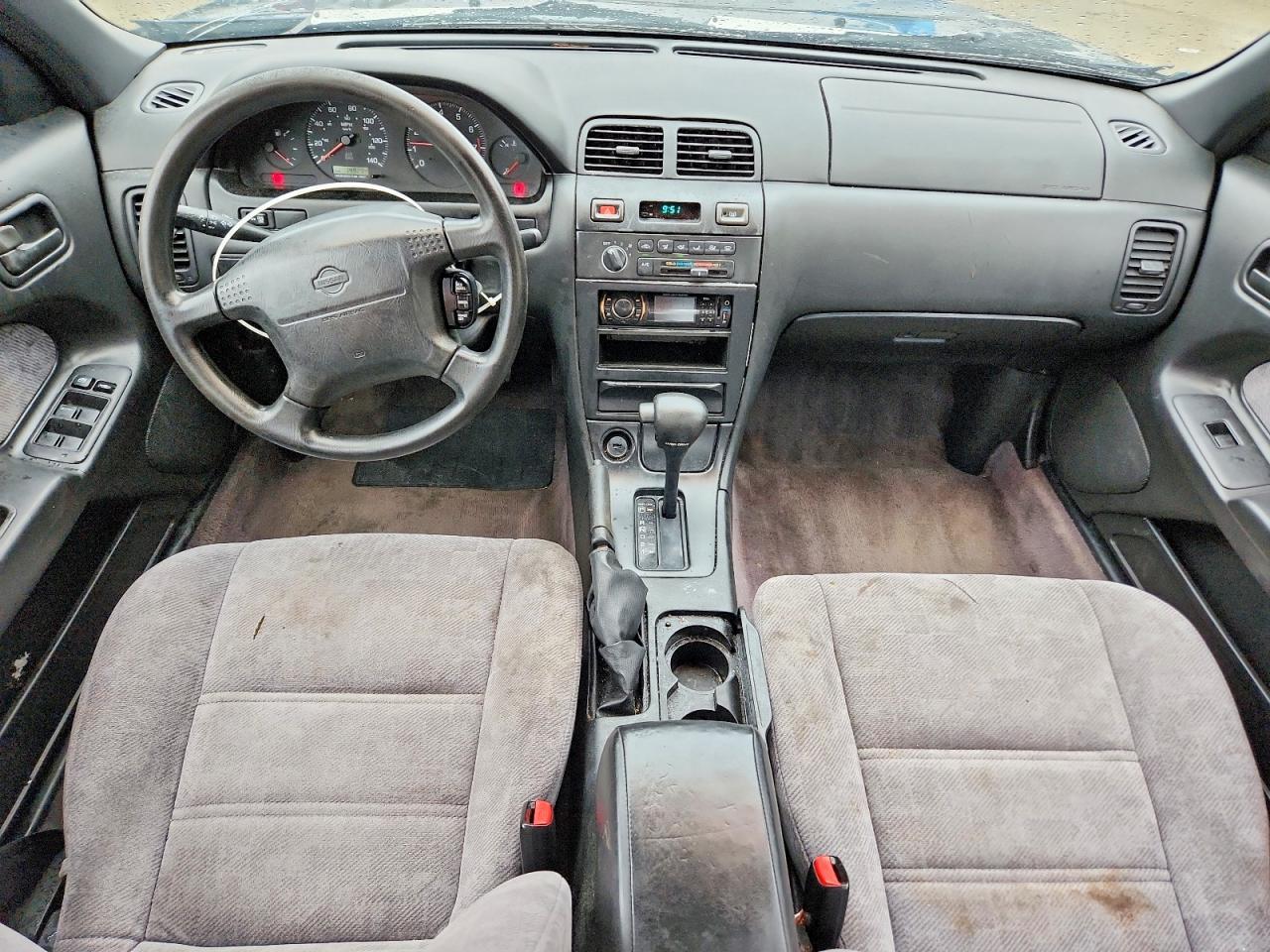 1998 NISSAN MAXIMA GXE photo 8