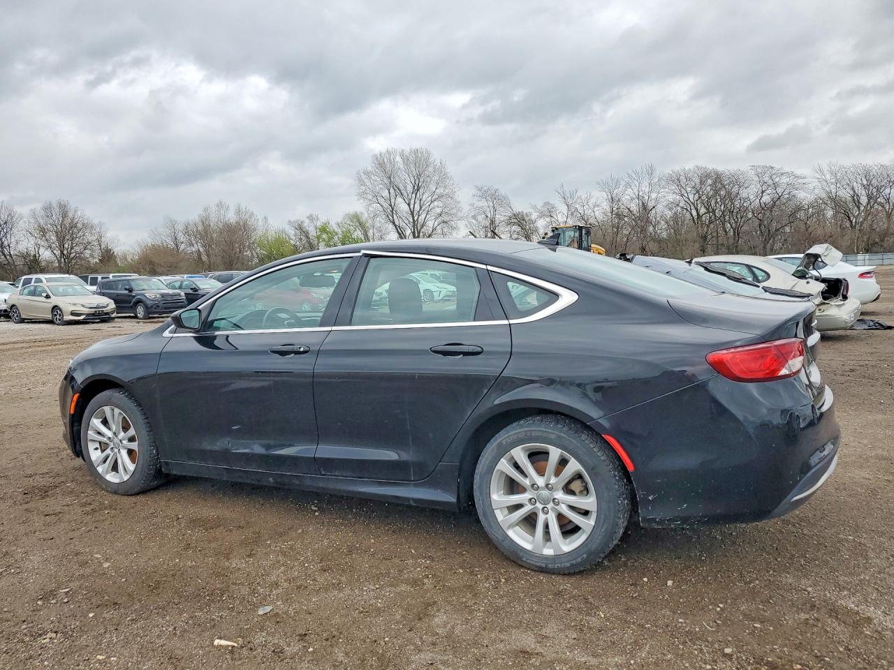 2015 CHRYSLER 200 LIMITED photo 3