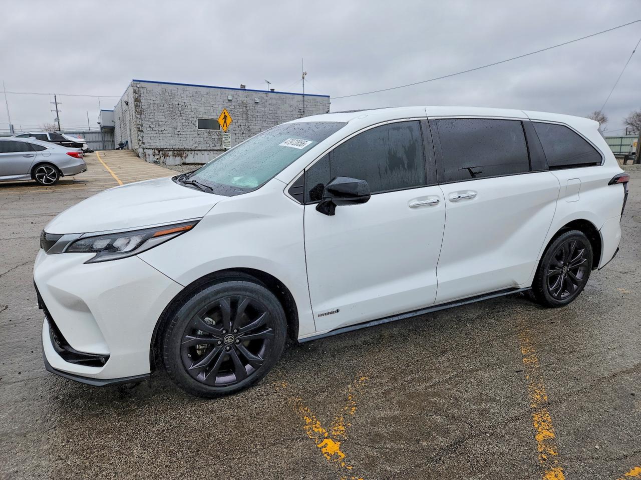 2021 TOYOTA SIENNA