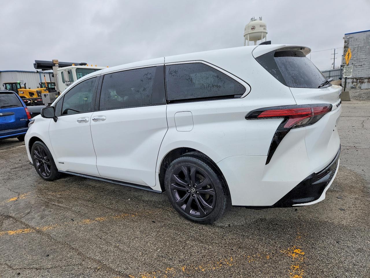 2021 TOYOTA SIENNA XSE 7-PASSENGER photo 3