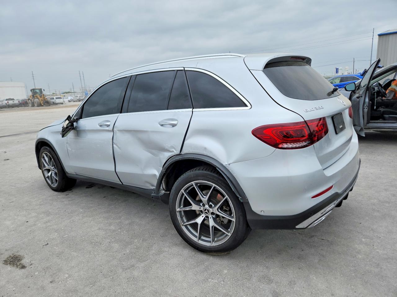 2020 MERCEDES-BENZ GLC 300 4MATIC photo 3