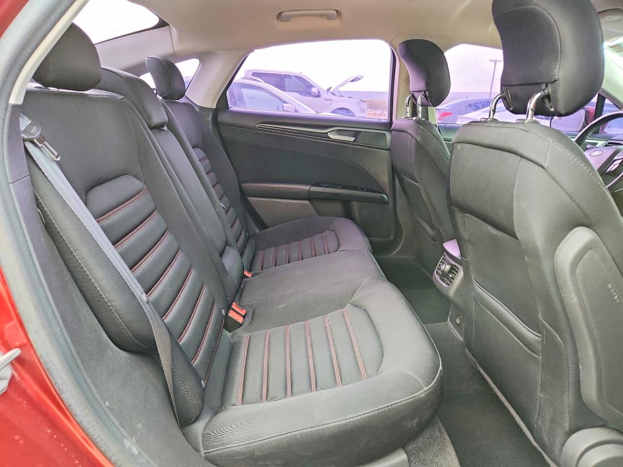 2014 FORD FUSION SE photo 28