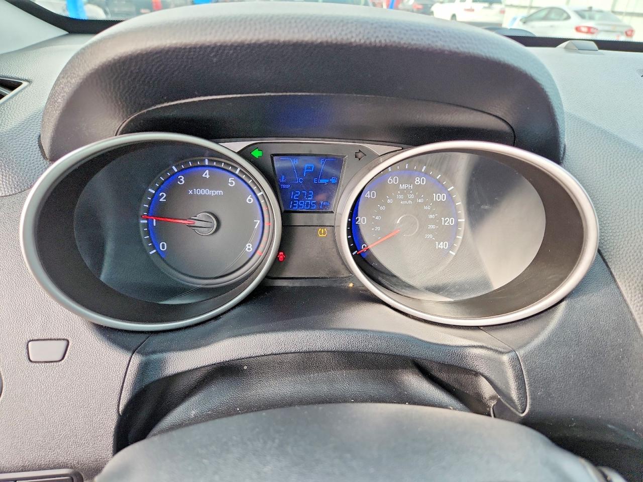 2015 HYUNDAI TUCSON SE photo 17