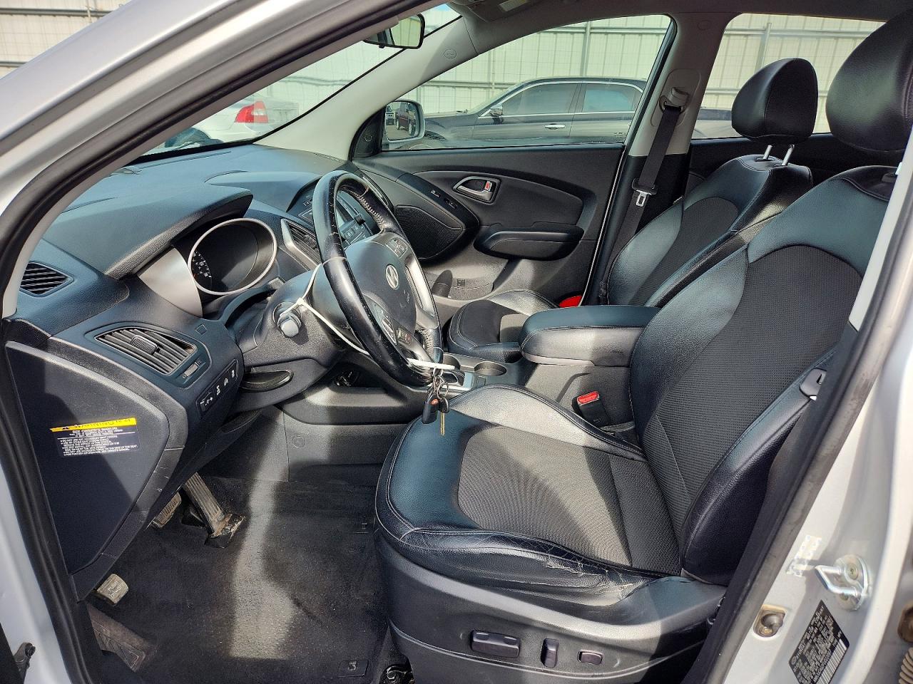 2015 HYUNDAI TUCSON SE photo 13