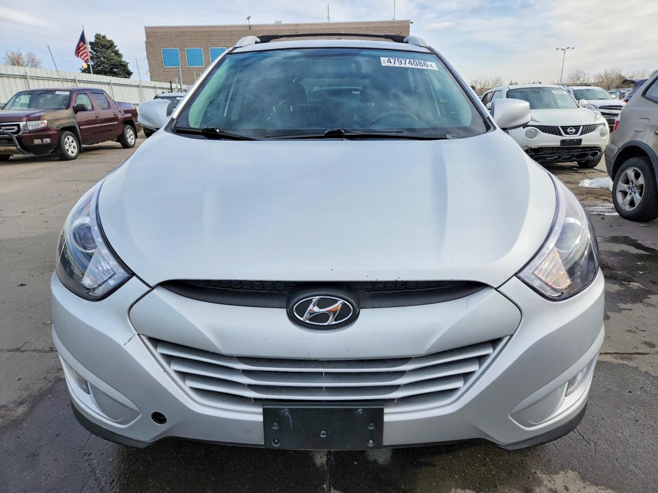 2015 HYUNDAI TUCSON SE photo 9
