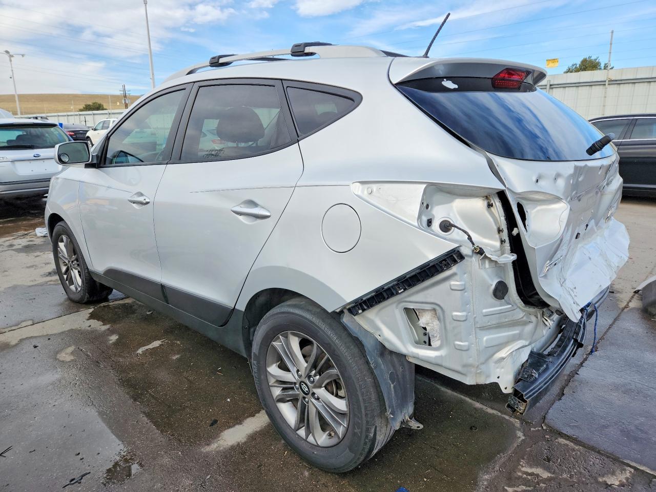 2015 HYUNDAI TUCSON SE photo 3