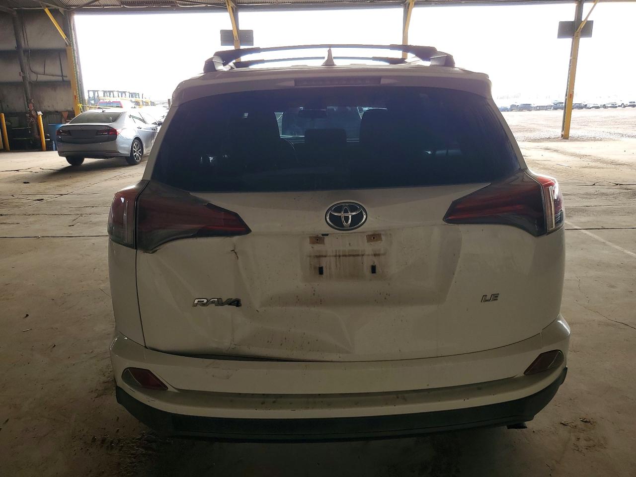2016 TOYOTA RAV4 LE photo 11