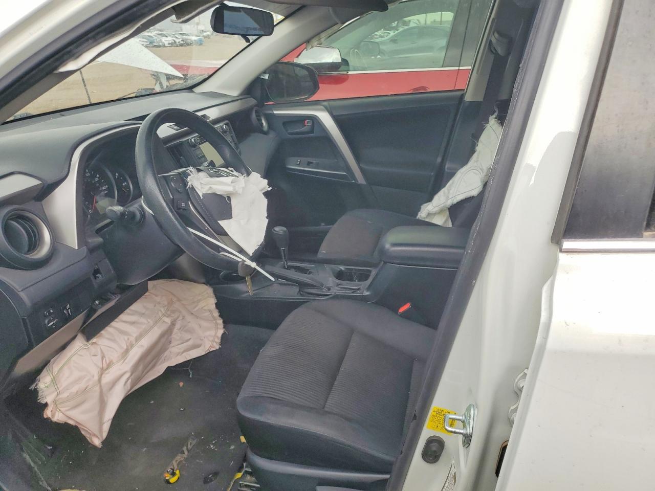 2016 TOYOTA RAV4 LE photo 13