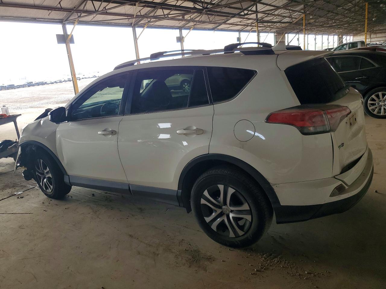 2016 TOYOTA RAV4 LE photo 3