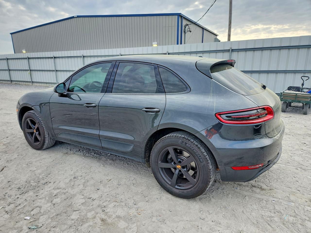 2018 PORSCHE MACAN photo 2