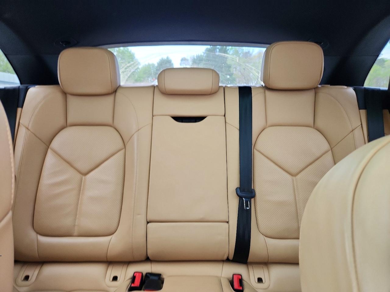 2018 PORSCHE MACAN photo 10