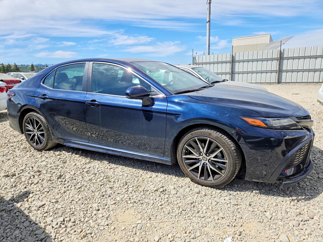 2021 TOYOTA CAMRY SE photo 7