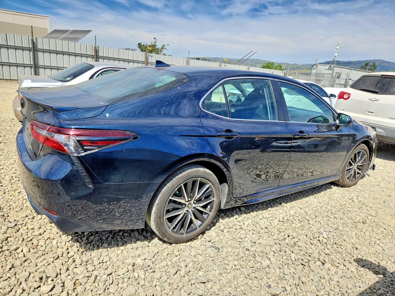 2021 TOYOTA CAMRY SE photo 5
