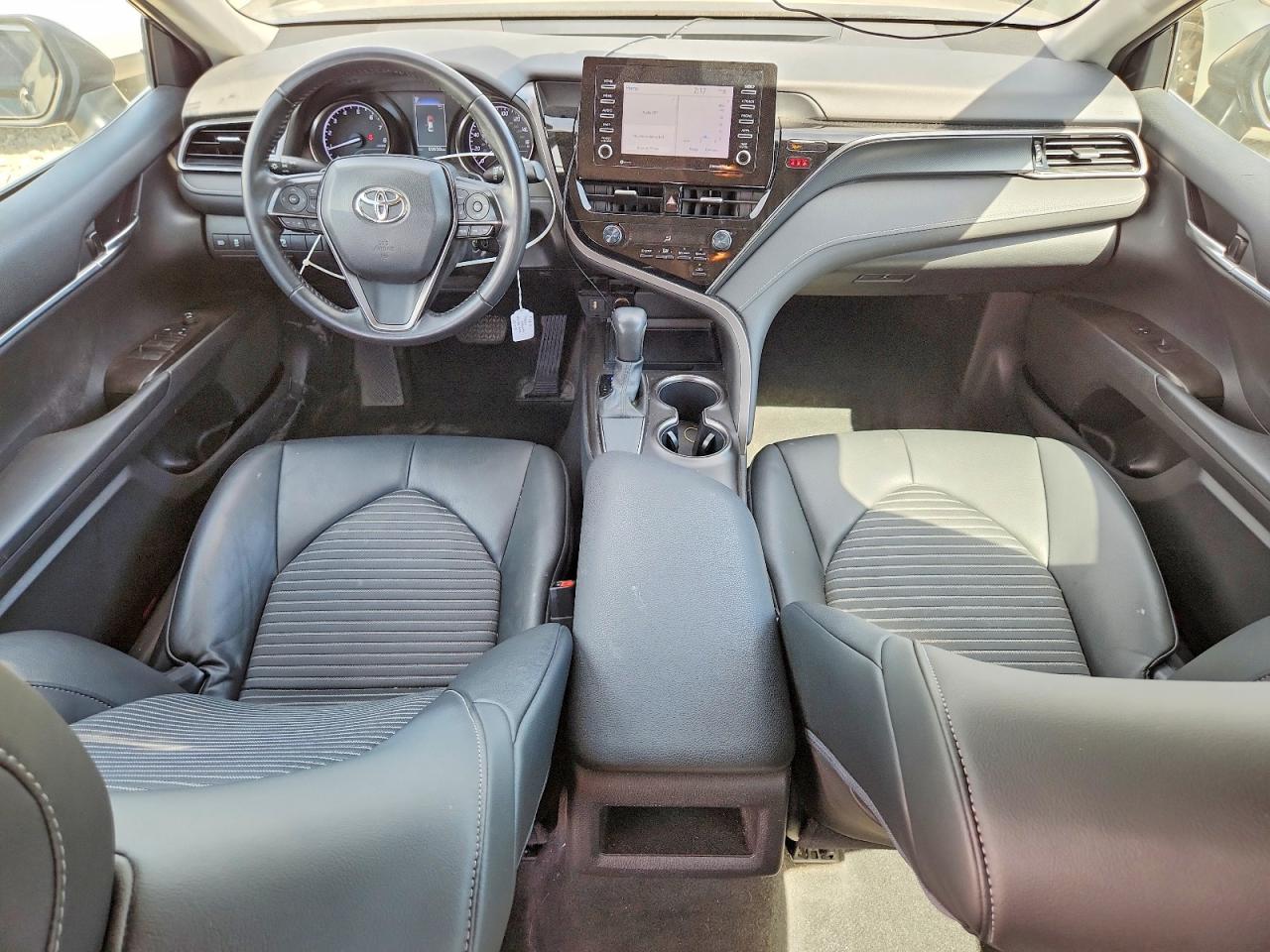 2021 TOYOTA CAMRY SE photo 15
