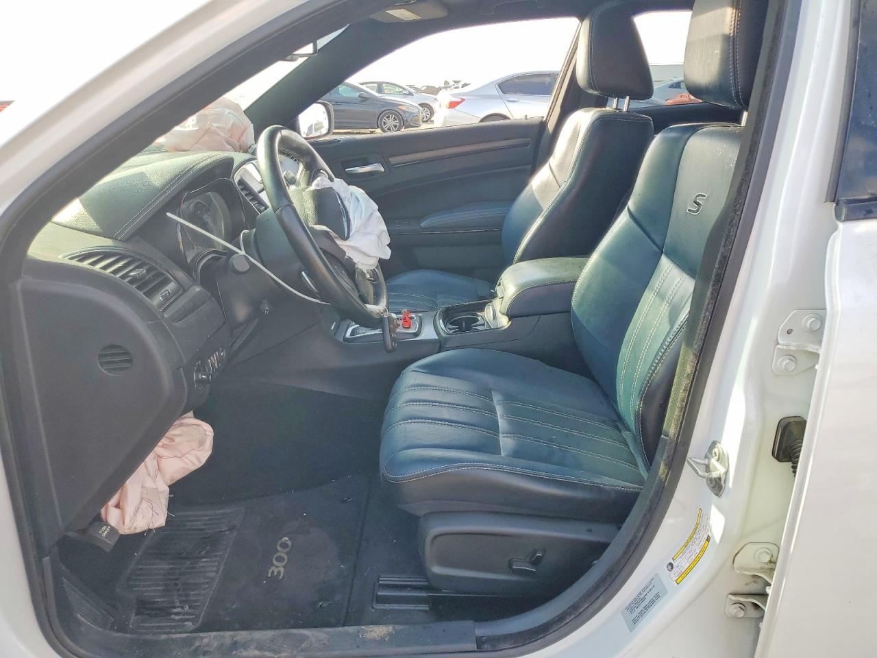 2015 CHRYSLER 300 photo 13