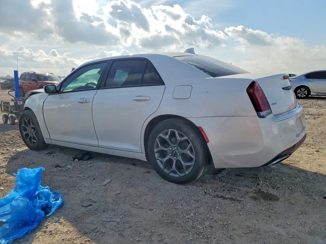 2015 CHRYSLER 300 photo 3
