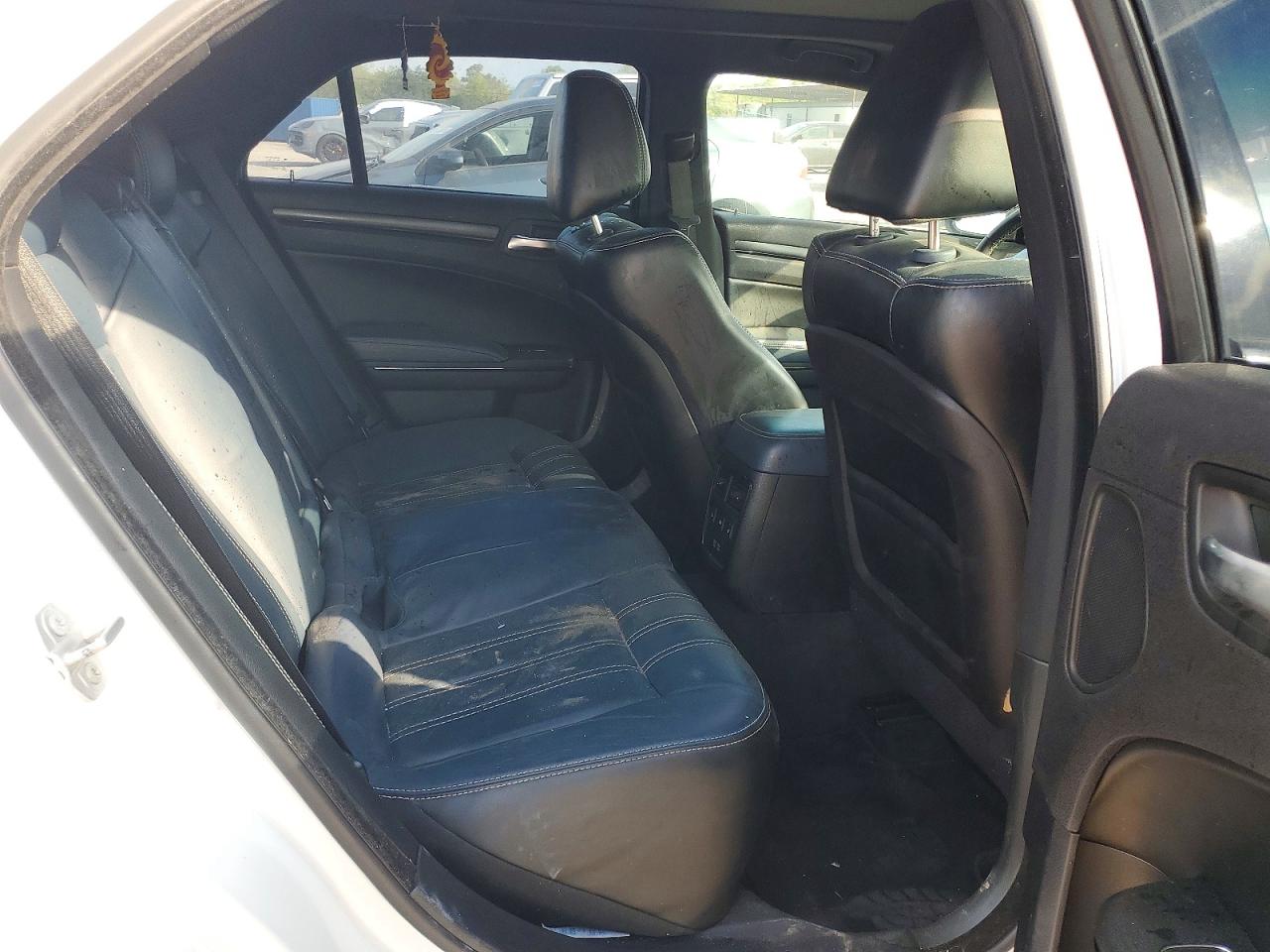 2015 CHRYSLER 300 photo 19