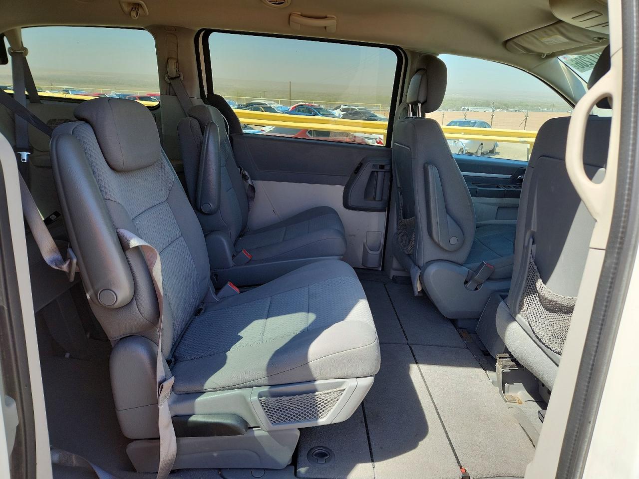2010 DODGE GRAND CARAVAN SE photo 21