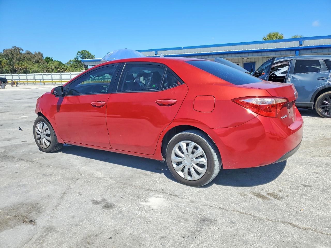 2017 TOYOTA COROLLA LE photo 2