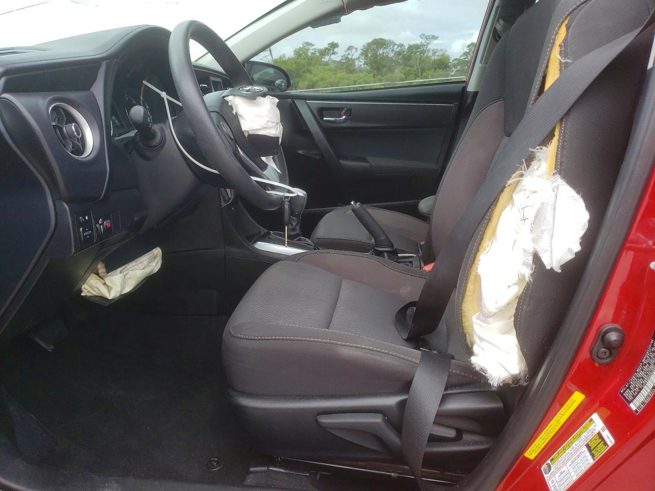 2017 TOYOTA COROLLA LE photo 7