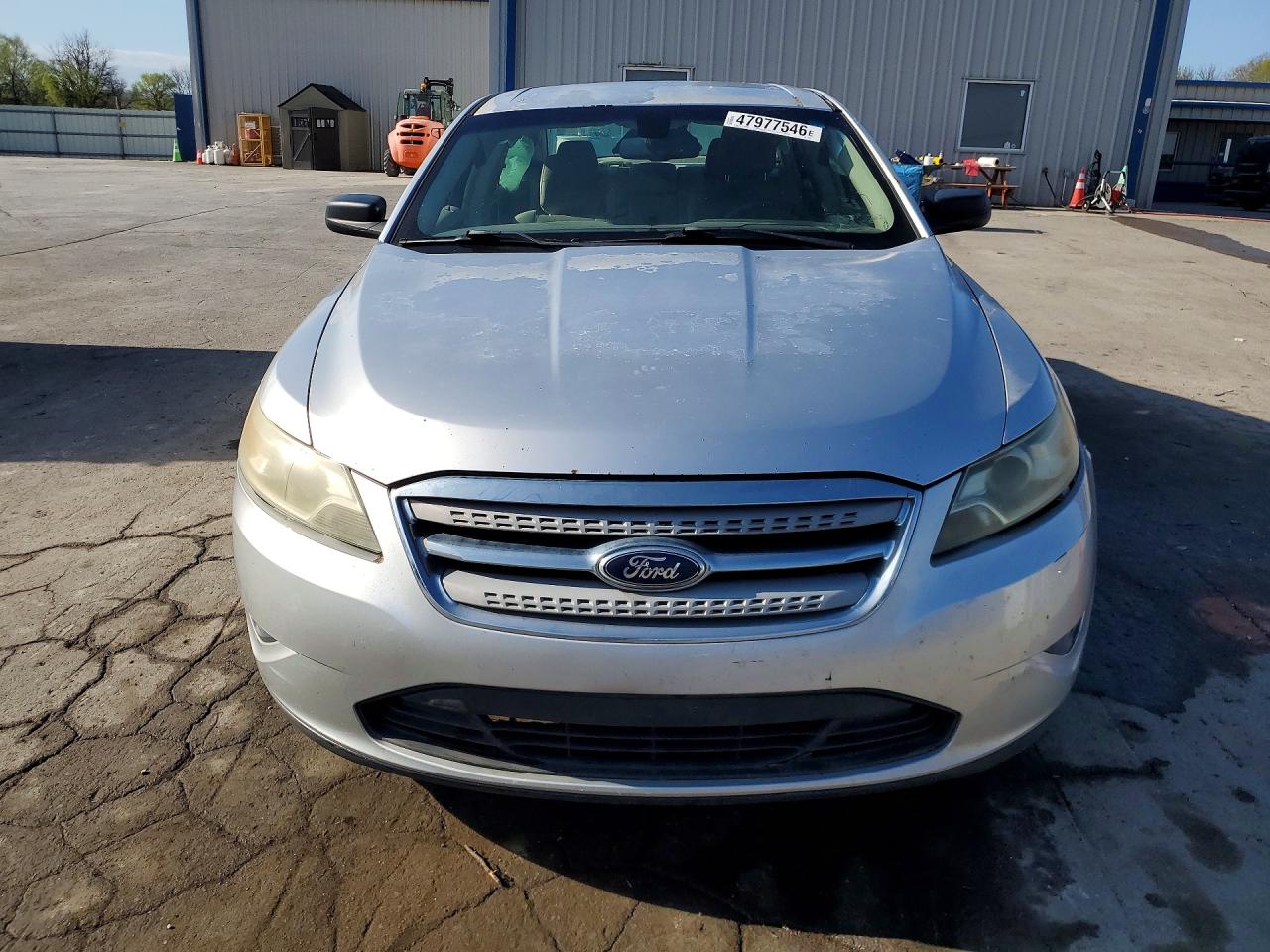2011 FORD TAURUS SE photo 9