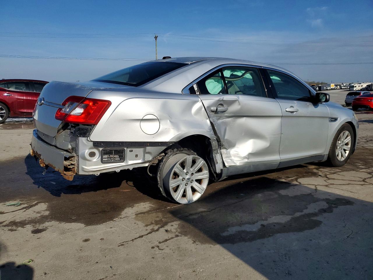 2011 FORD TAURUS SE photo 5