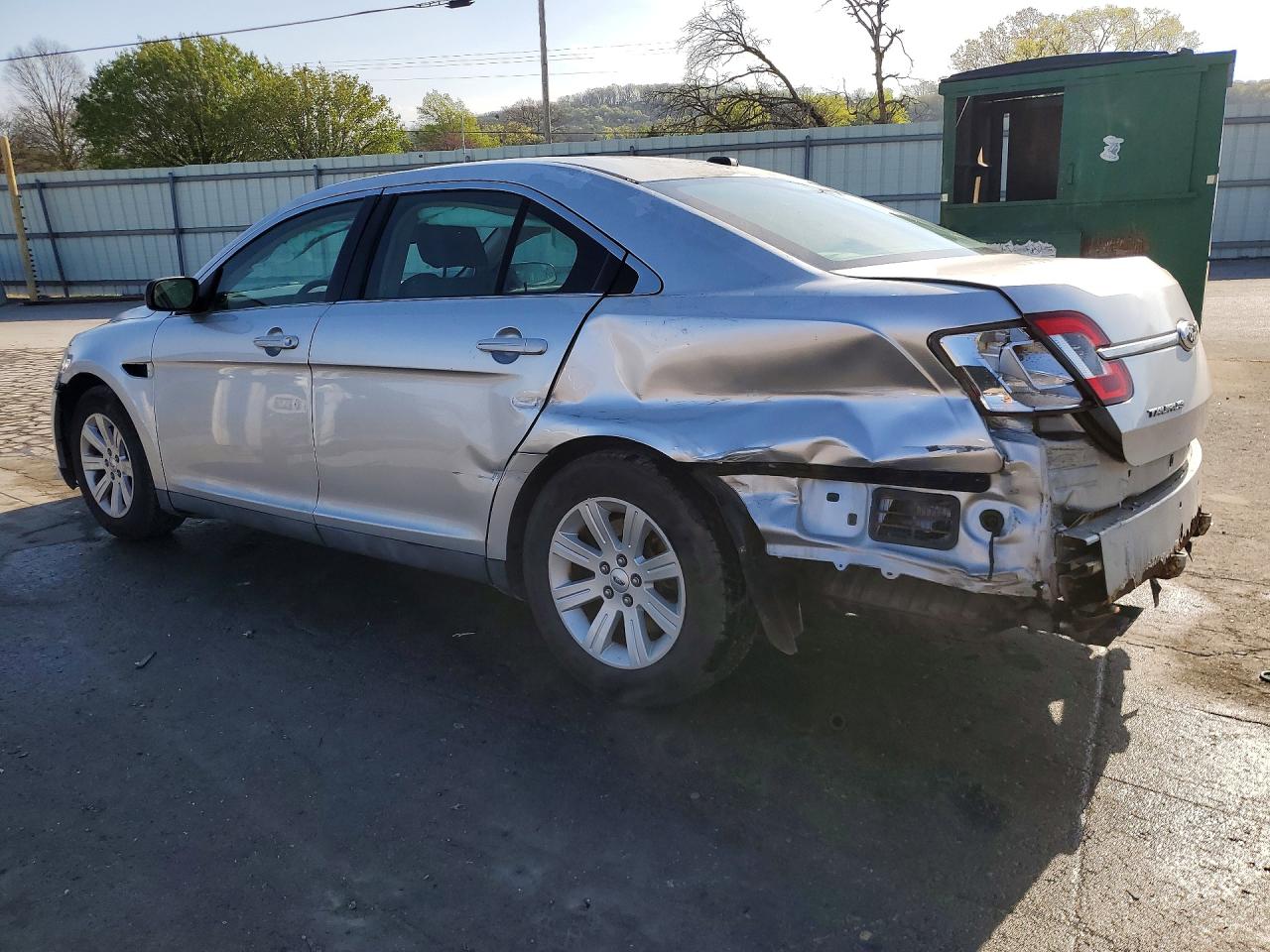 2011 FORD TAURUS SE photo 3