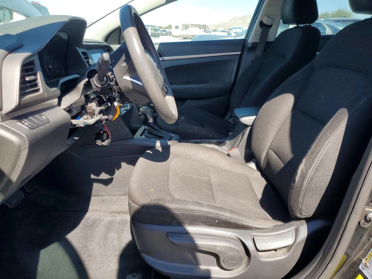2019 HYUNDAI ELANTRA SE photo 13