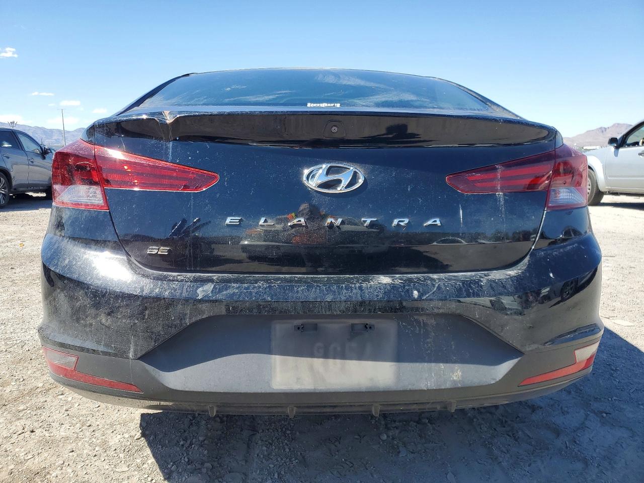 2019 HYUNDAI ELANTRA SE photo 11