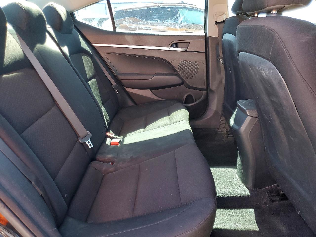 2019 HYUNDAI ELANTRA SE photo 19