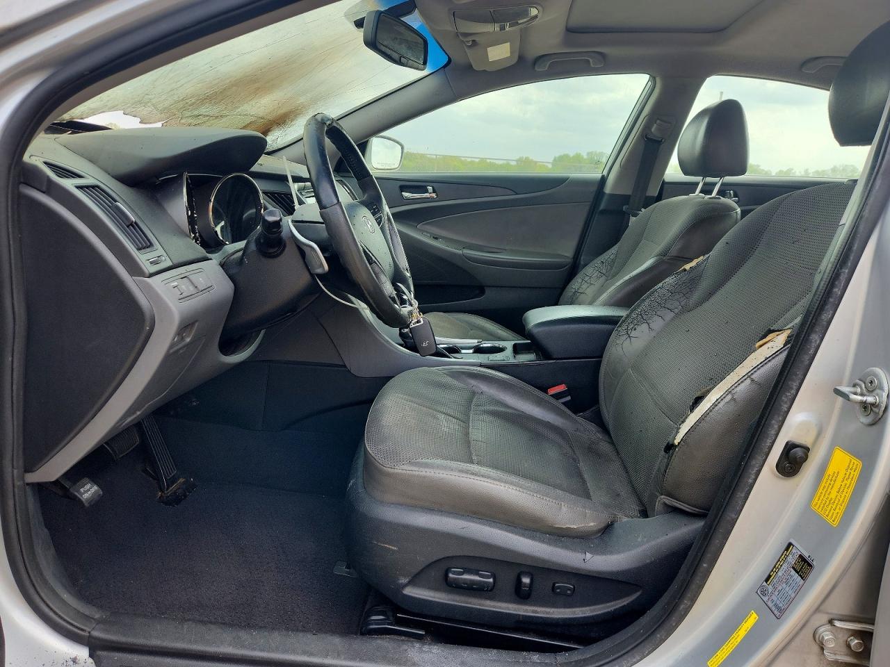 2013 HYUNDAI SONATA SE photo 19