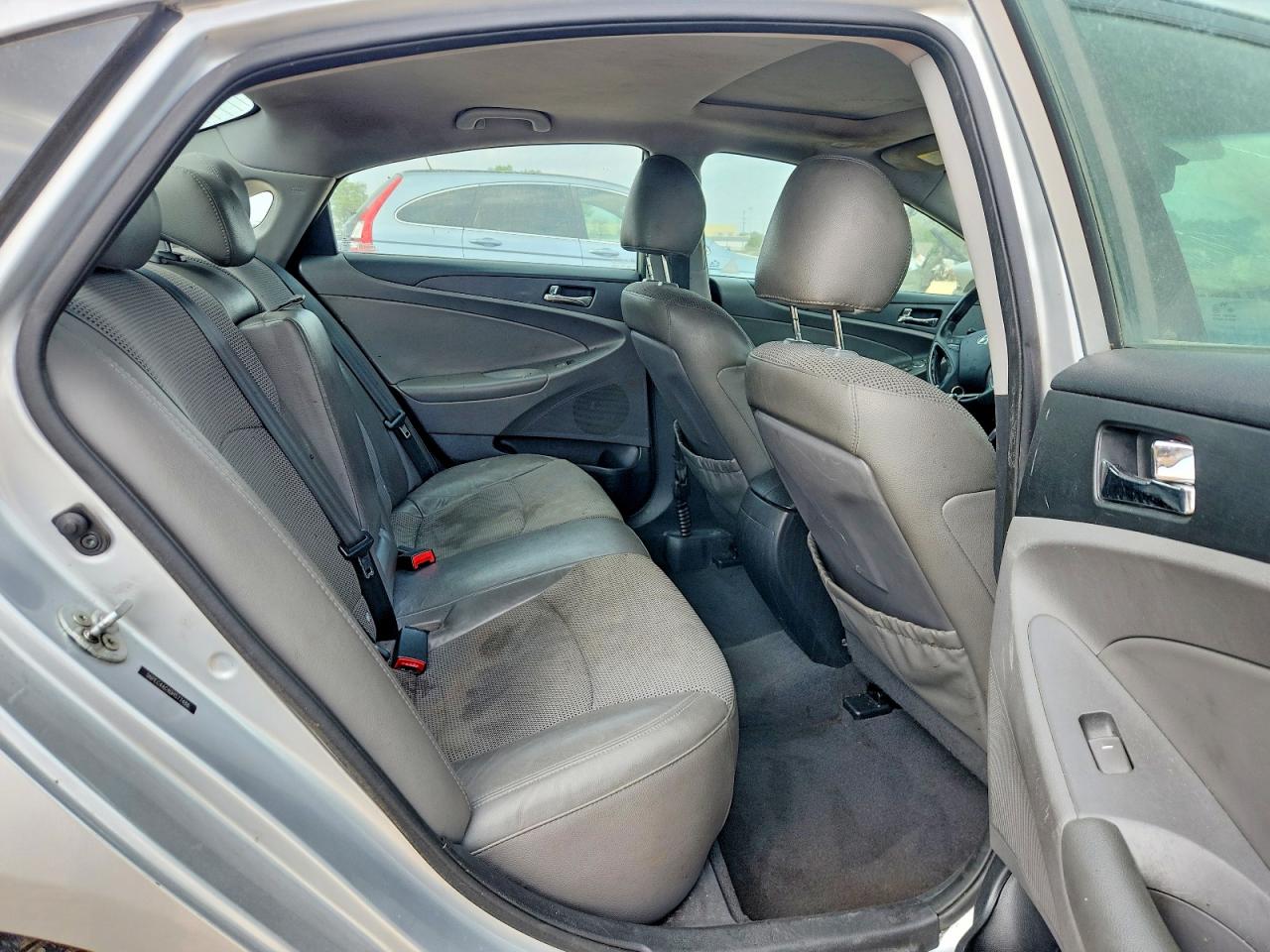 2013 HYUNDAI SONATA SE photo 28